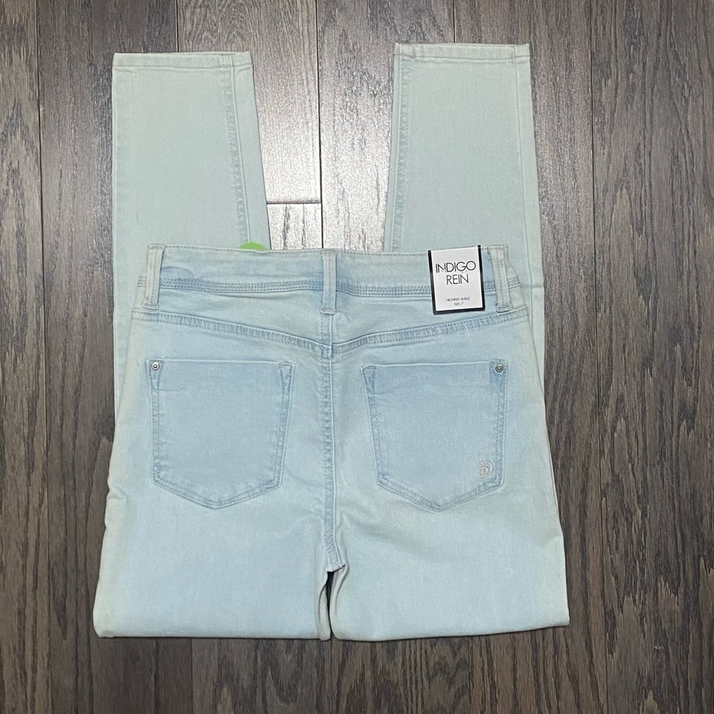Indigo Rein Women's Light Blue Skinny Jeans - Picture 6 of 9